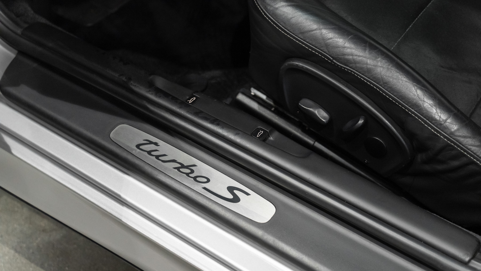 2005 Porsche 911 Turbo S 26