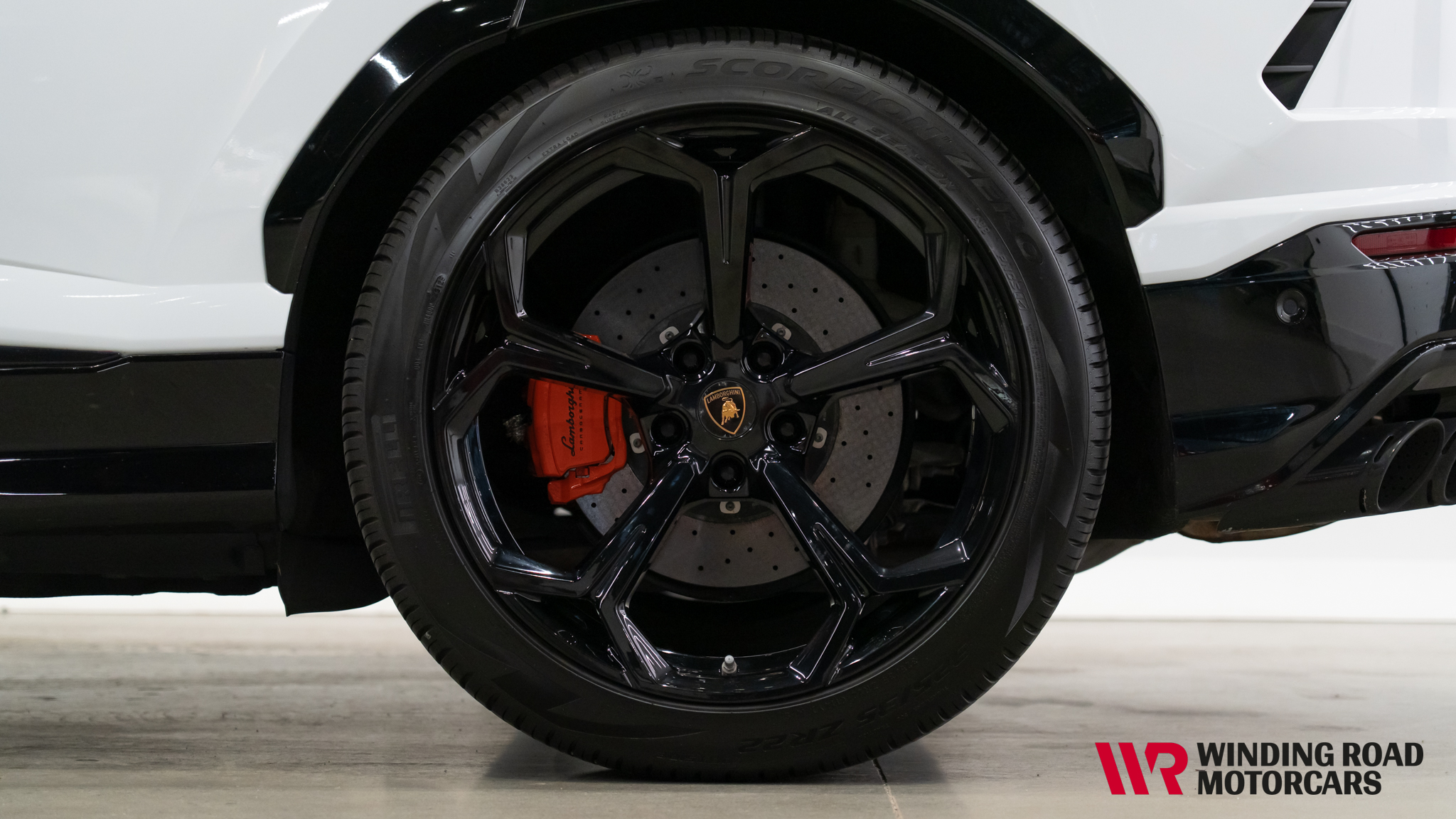 2019 Lamborghini Urus 3