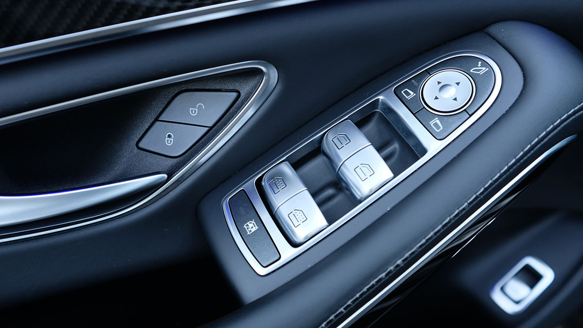 2015 Mercedes-Benz S63 AMG Sedan 18