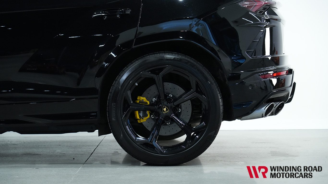 2019 Lamborghini Urus 3
