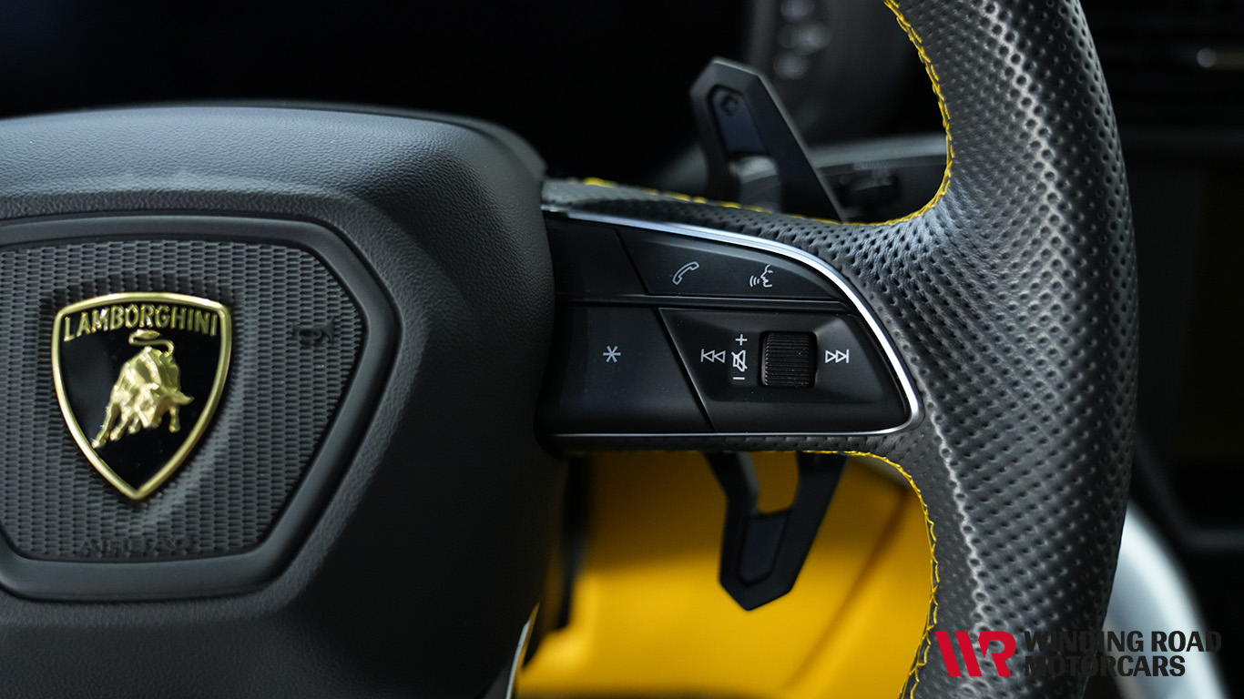 2019 Lamborghini Urus 32