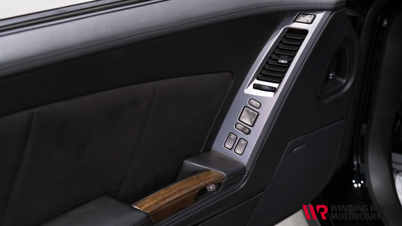 2008 Cadillac XLR-V 35
