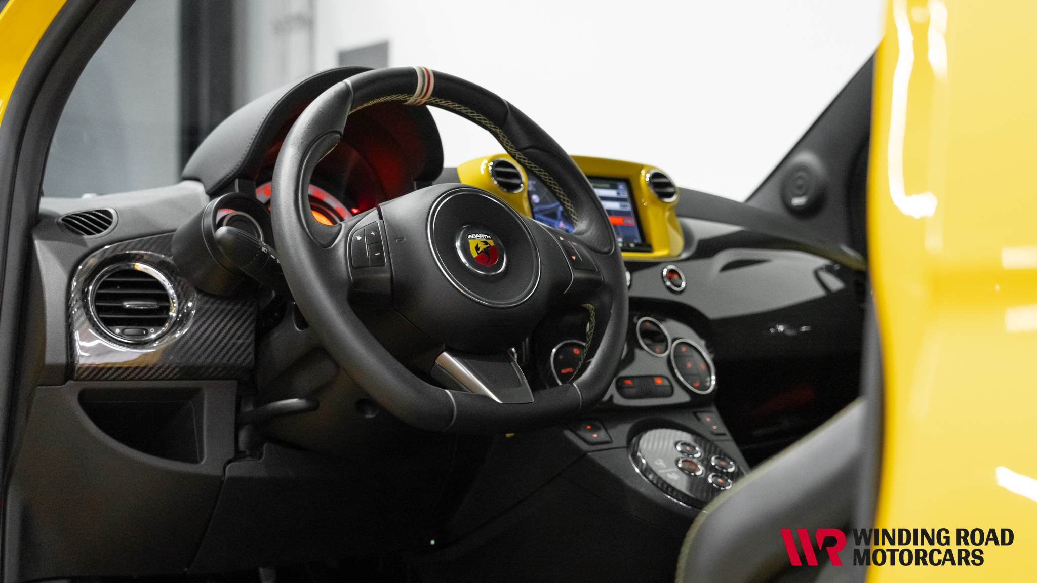 2011 Fiat Abarth 695 Tributo Ferrari 28
