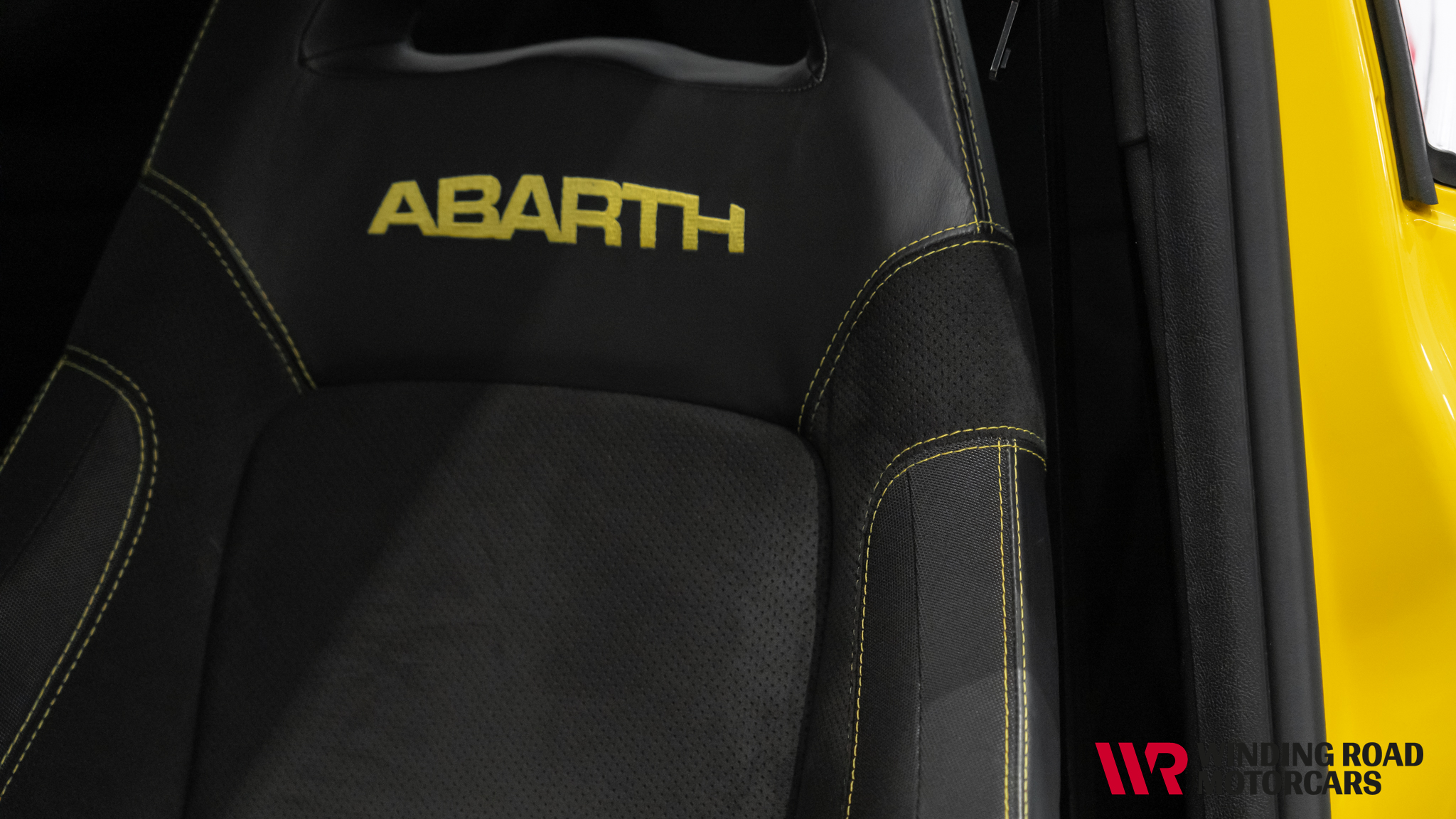 2011 Fiat Abarth 695 Tributo Ferrari 36