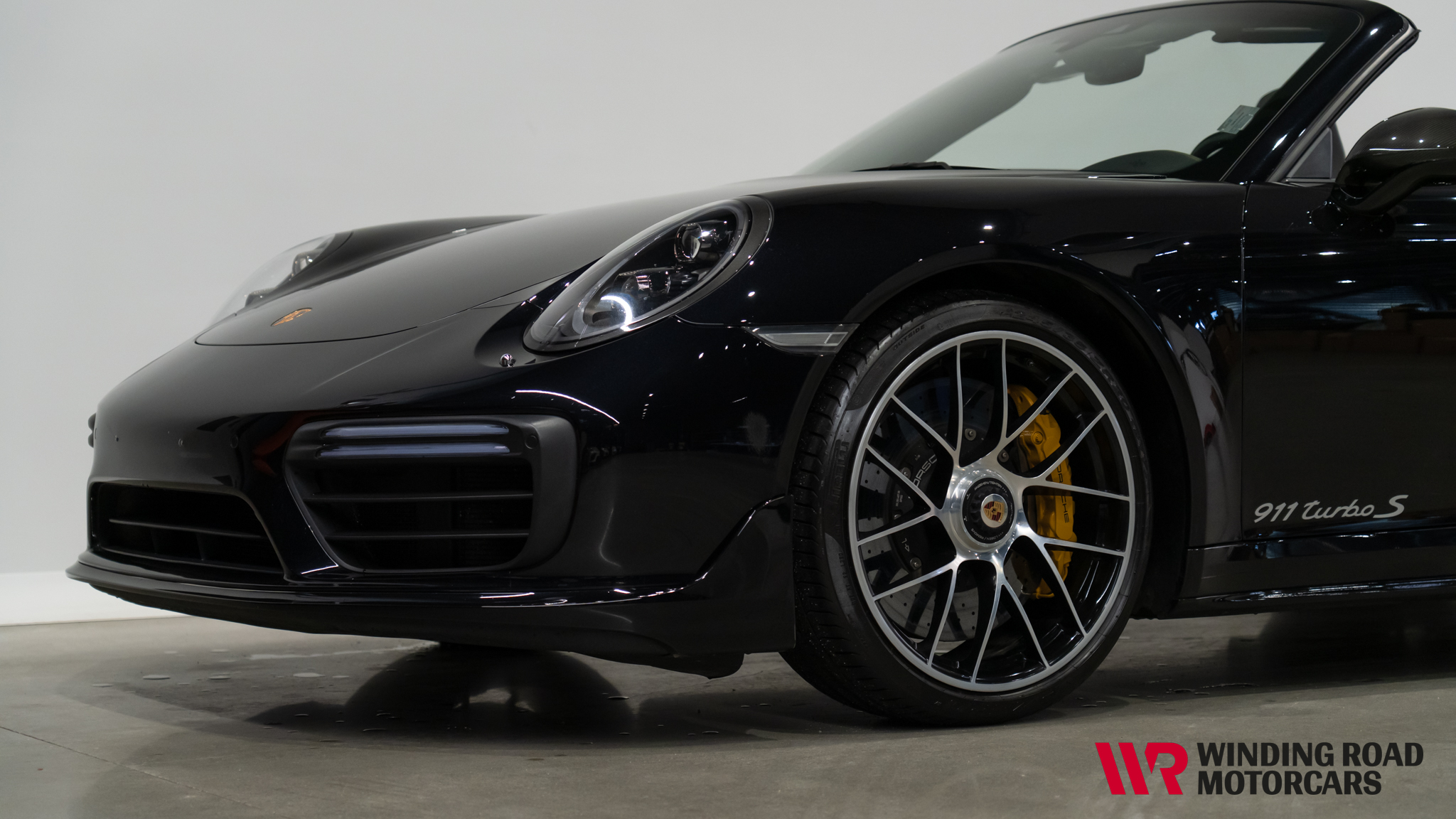 2017 Porsche 911 Turbo S 6