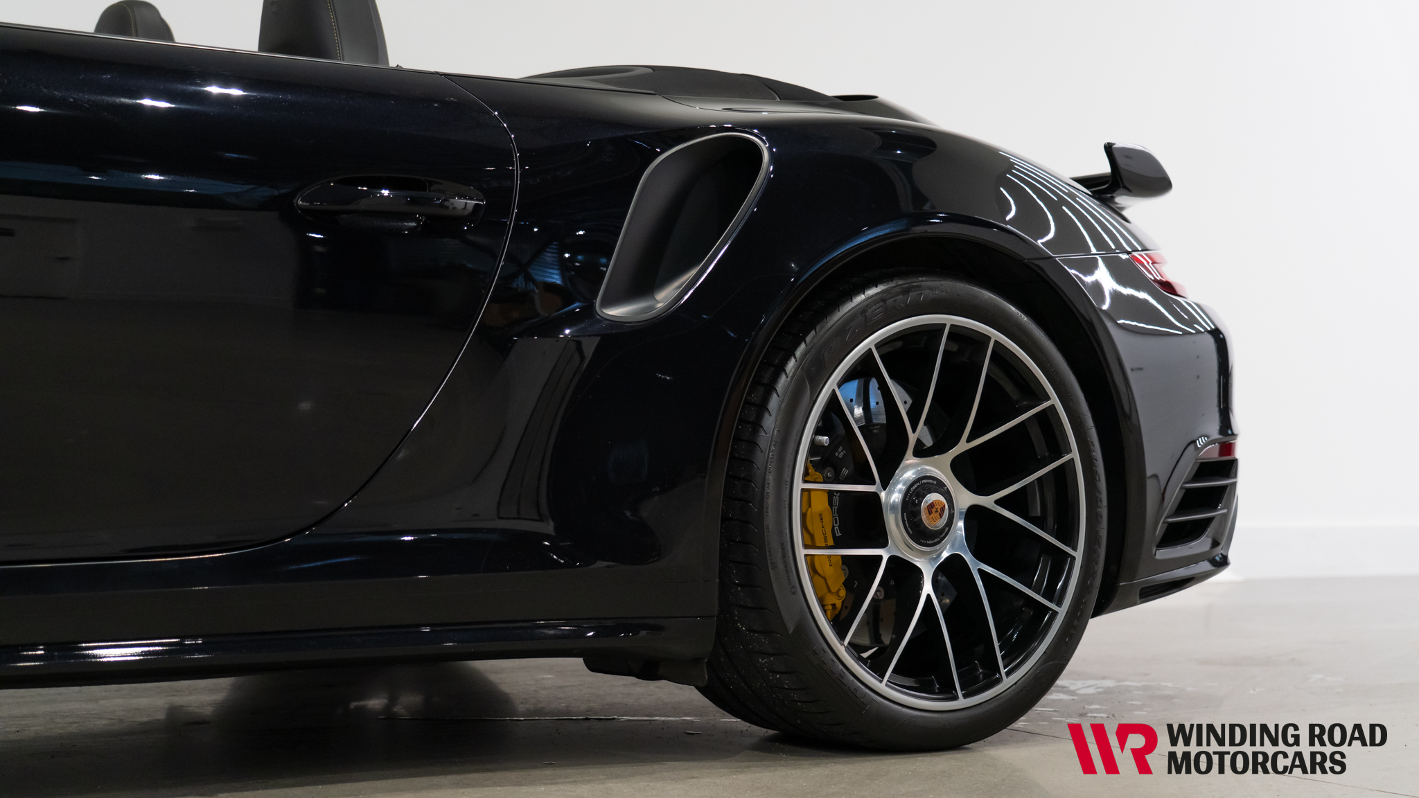 2017 Porsche 911 Turbo S 16