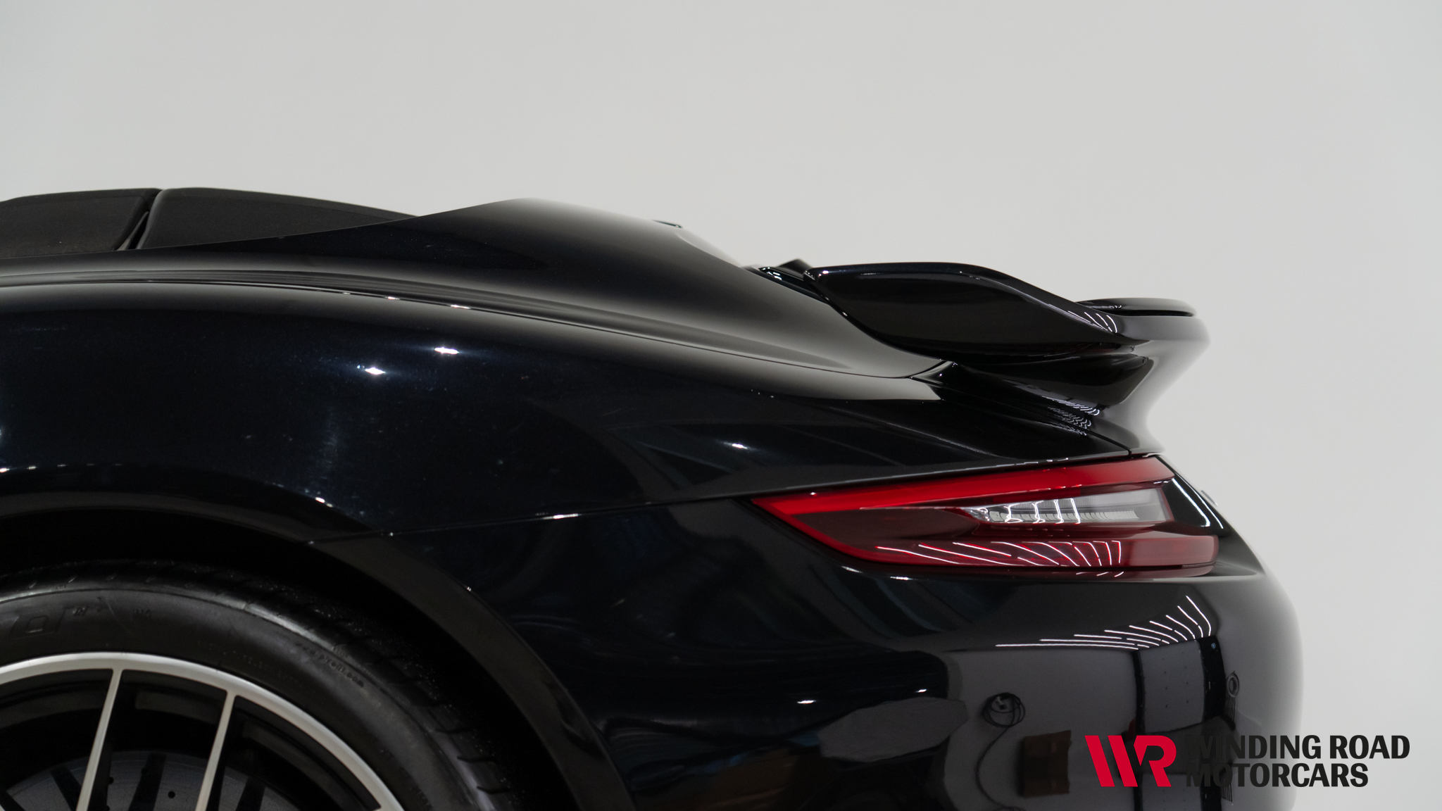 2017 Porsche 911 Turbo S 18
