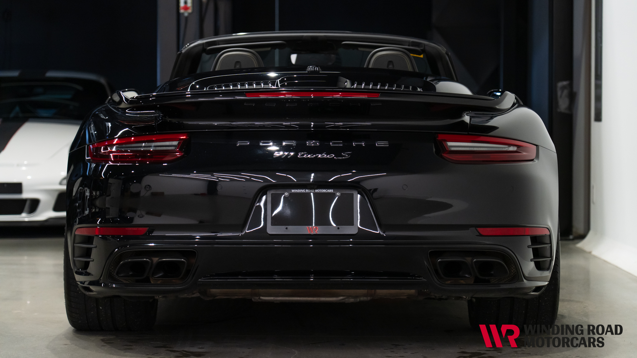 2017 Porsche 911 Turbo S 24