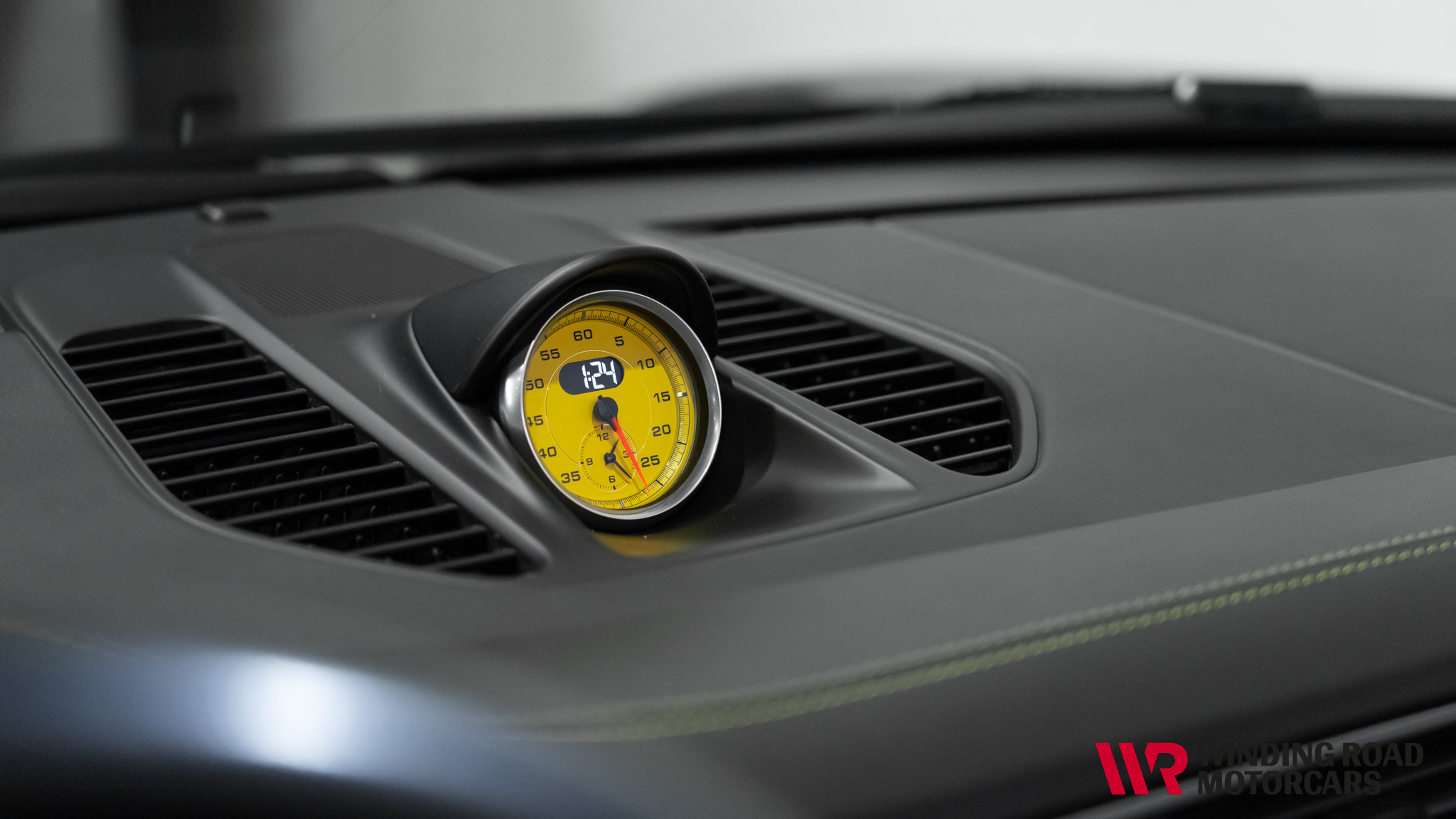 2017 Porsche 911 Turbo S 37
