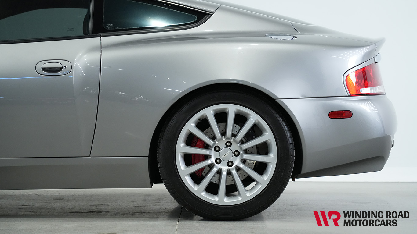 2002 Aston Martin Vanquish 3