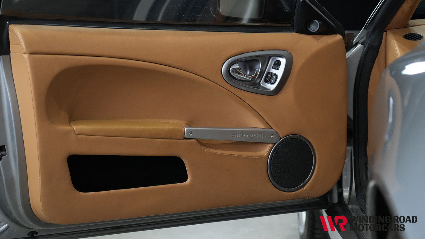 2002 Aston Martin Vanquish 23