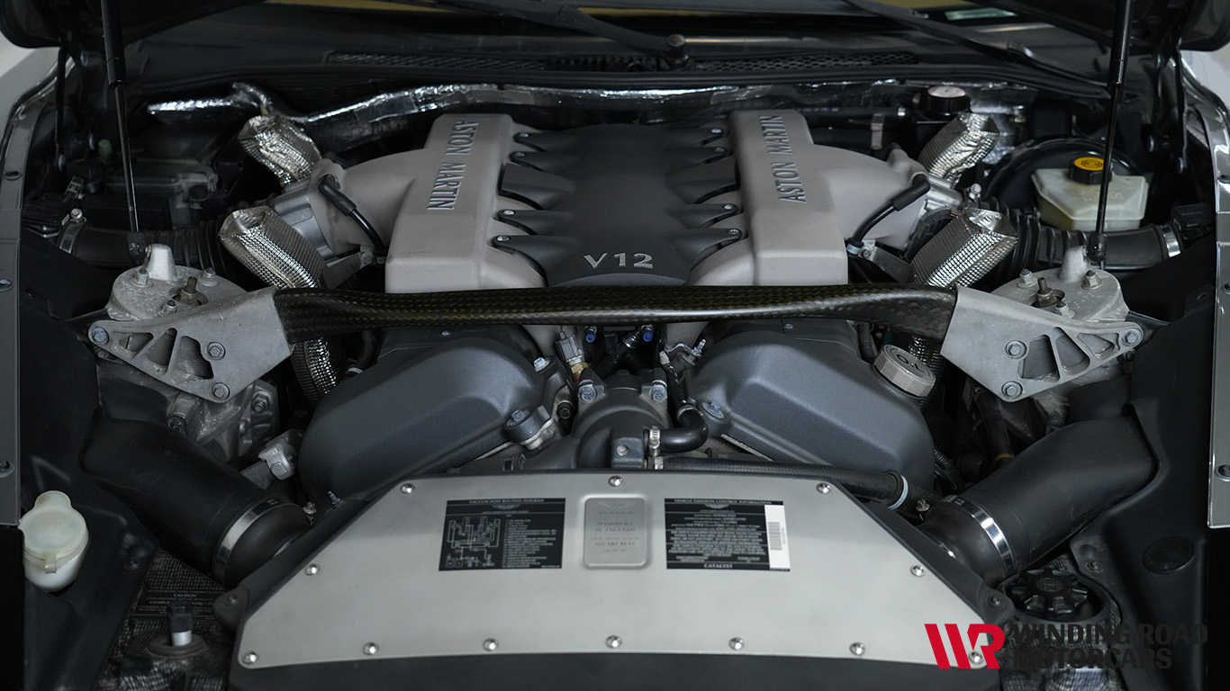 2002 Aston Martin Vanquish 37