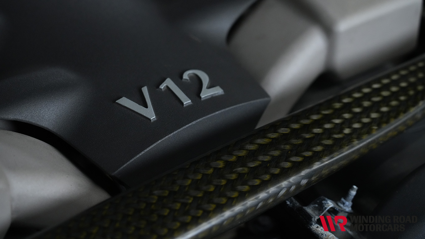 2002 Aston Martin Vanquish 38