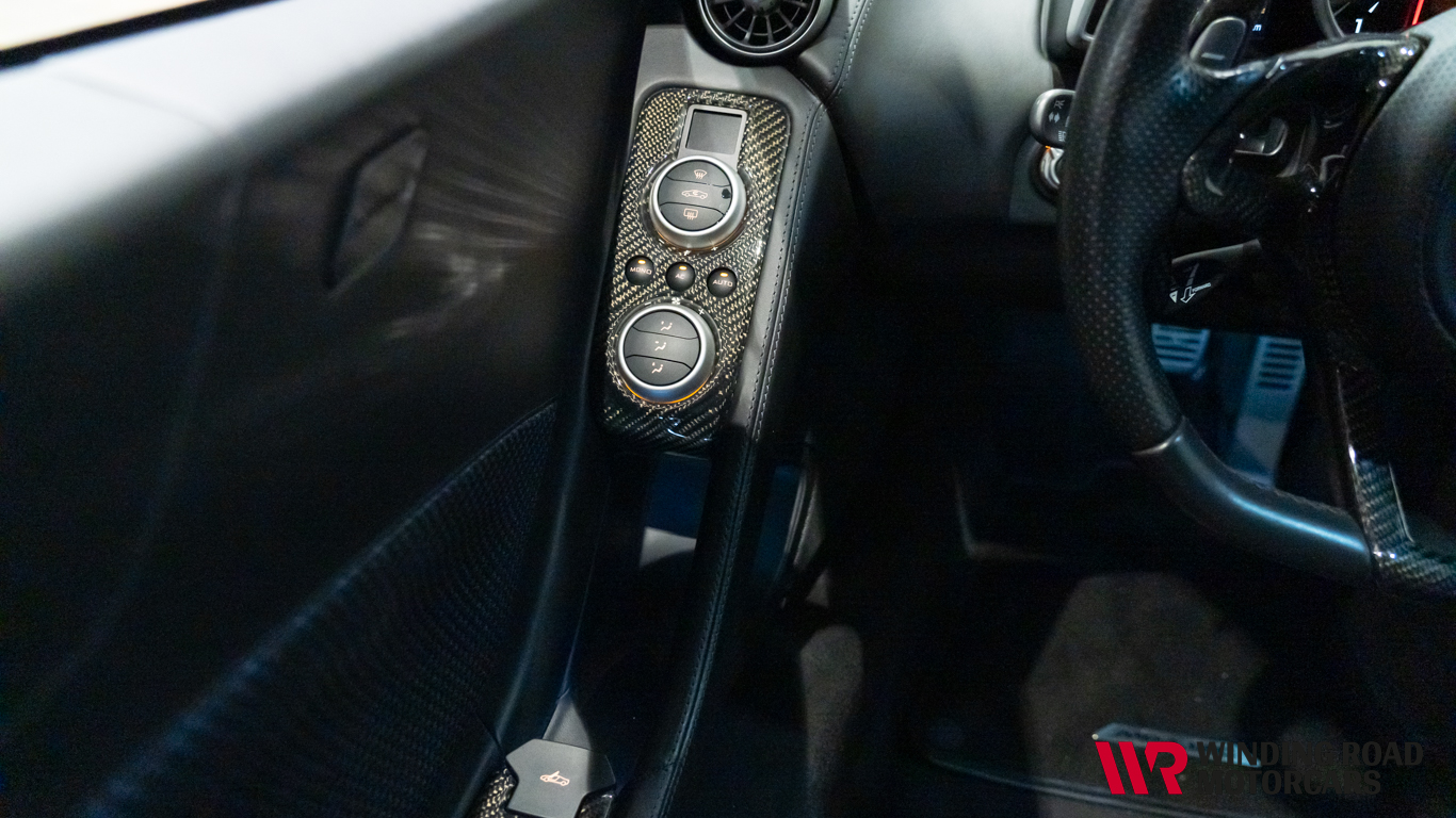 2012 McLaren MP4-12C 27