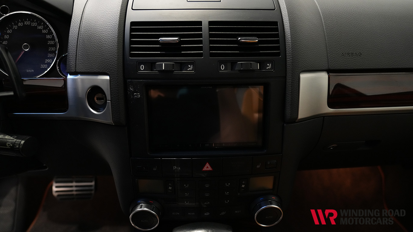 2007 Volkswagen Touareg W12 31