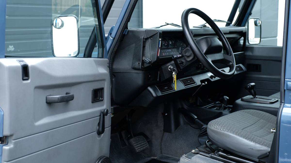 1997 Land Rover Defender 90 NAS 11