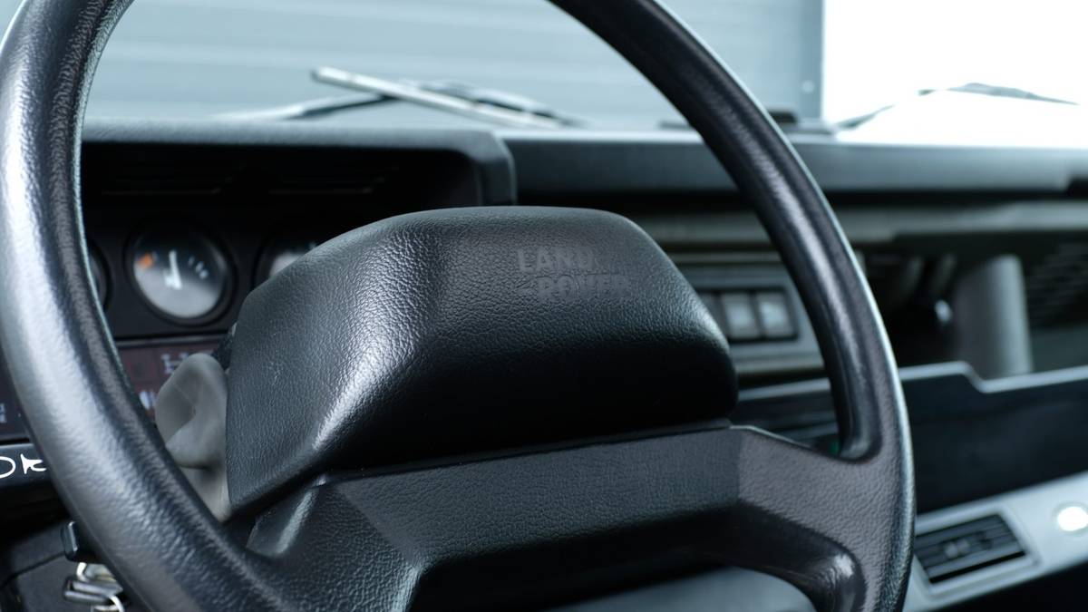 1997 Land Rover Defender 90 NAS 14